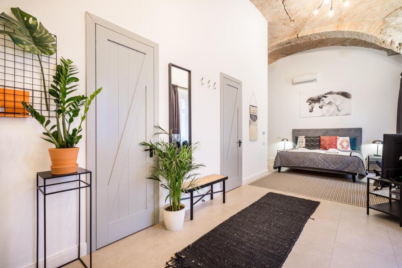 Urban Stable Luxury Apartments, Budapest